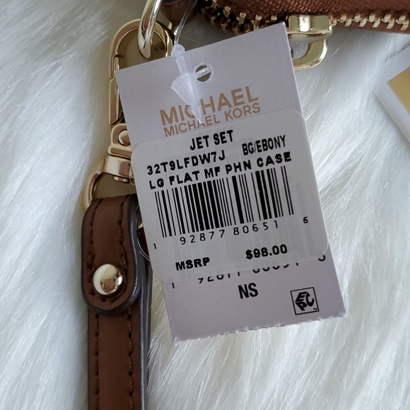 Michael Kors Wallet/Wristlet (1 Available) - Picture 7 of 8